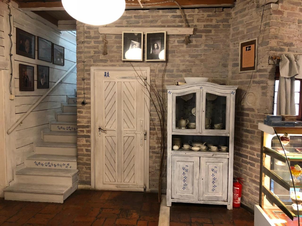 Stajnia Bialy Borek Biskupice Kocurów Exterior foto