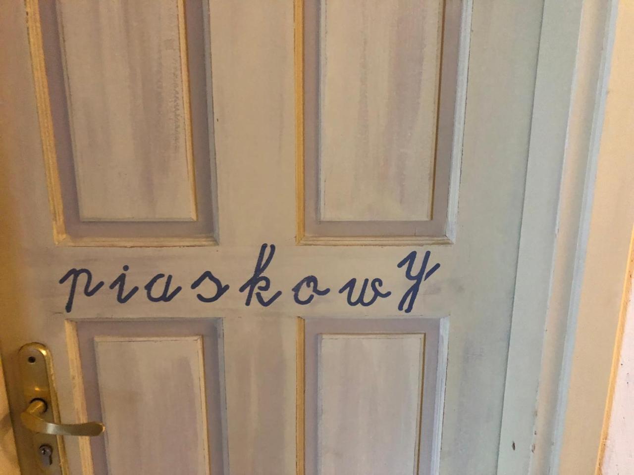 Stajnia Bialy Borek Biskupice Kocurów Exterior foto